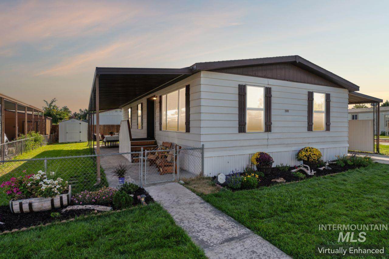 2300 Iris Ln - Photo 1
