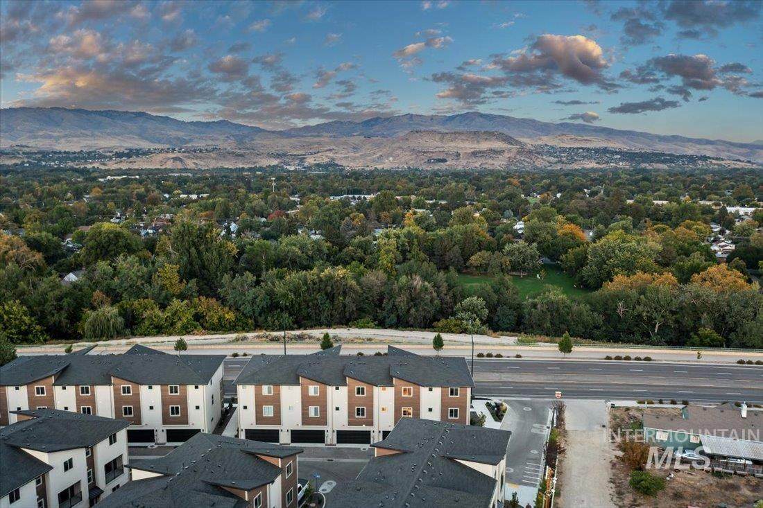 1719 Federal Way - Photo 1