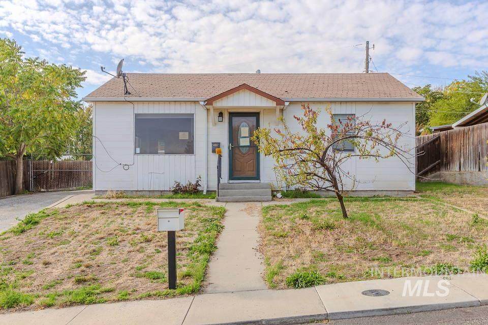 1516 Sunrise Drive - Photo 1