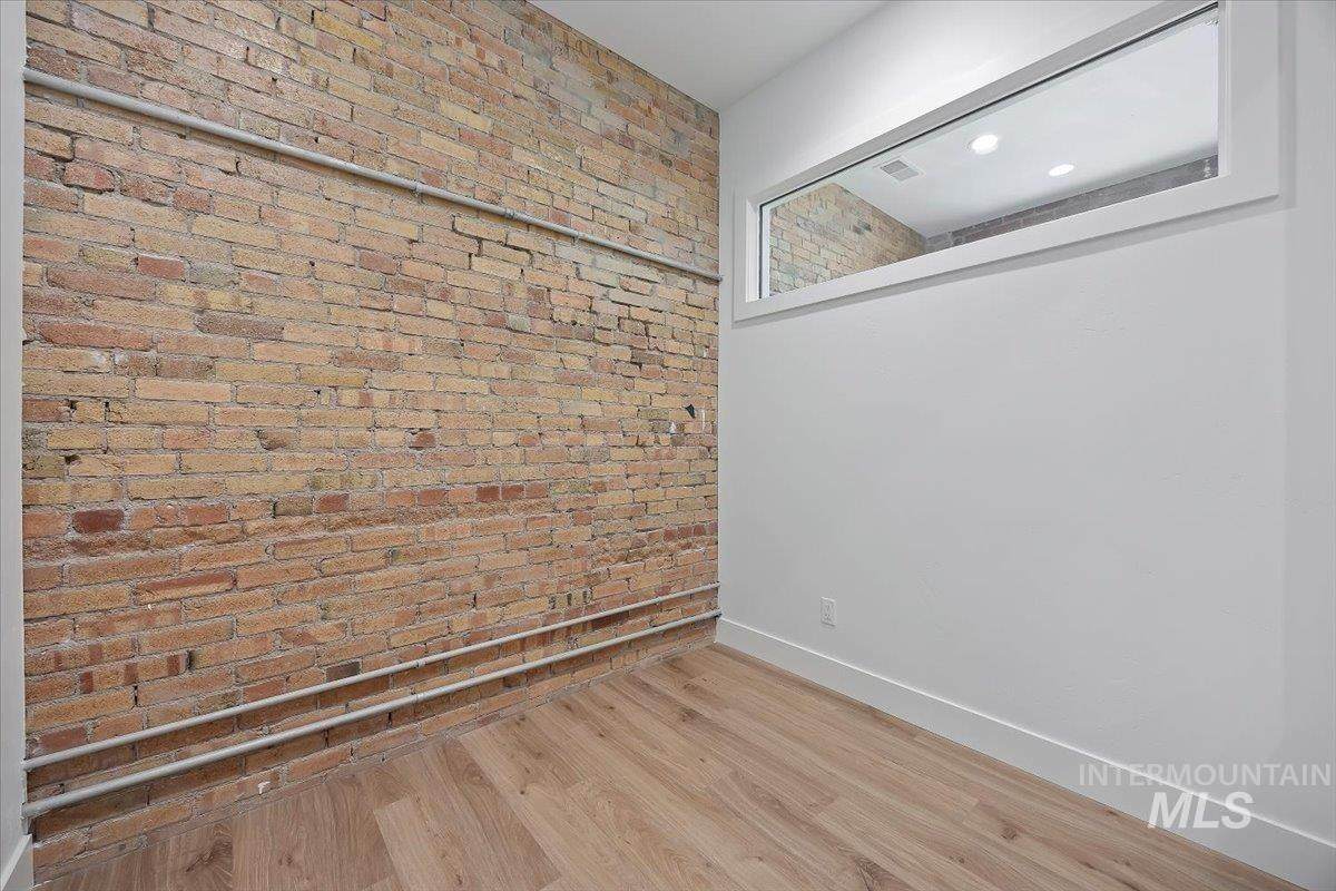 150 Main St - Photo 1