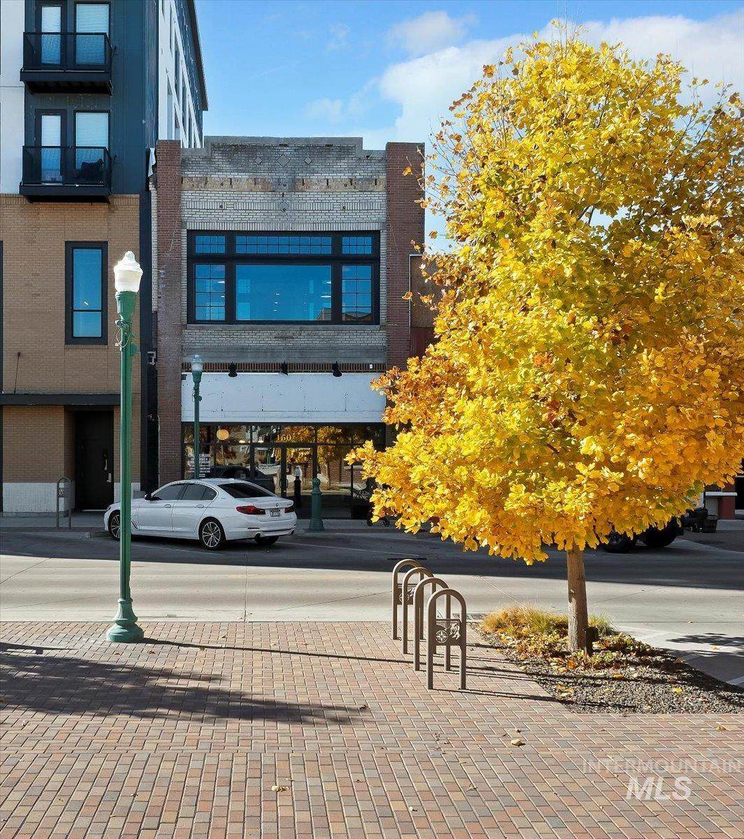 150 Main St - Photo 1