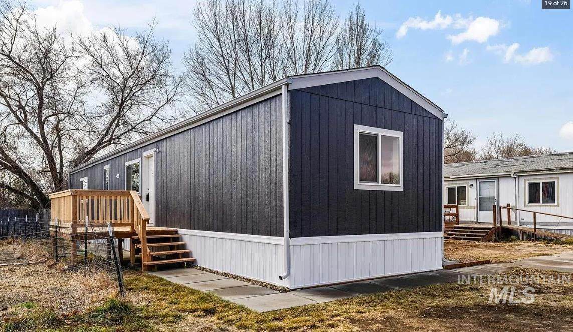 215 Dawn Dr. - Photo 1