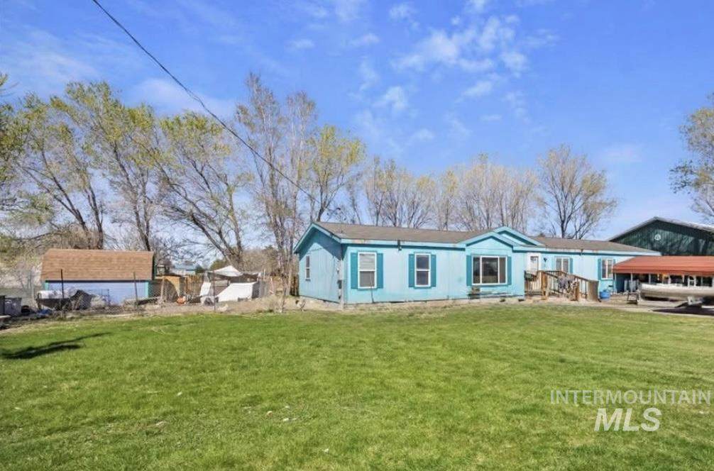 1516 2290 E - Photo 1