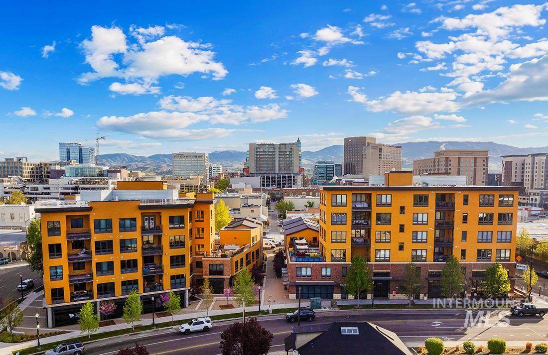 611 8th St - Photo 1