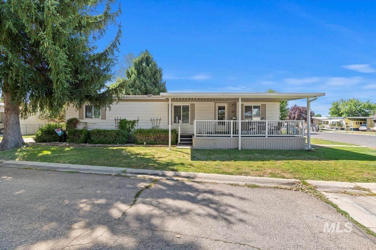 275 Checola Cir - Photo 1