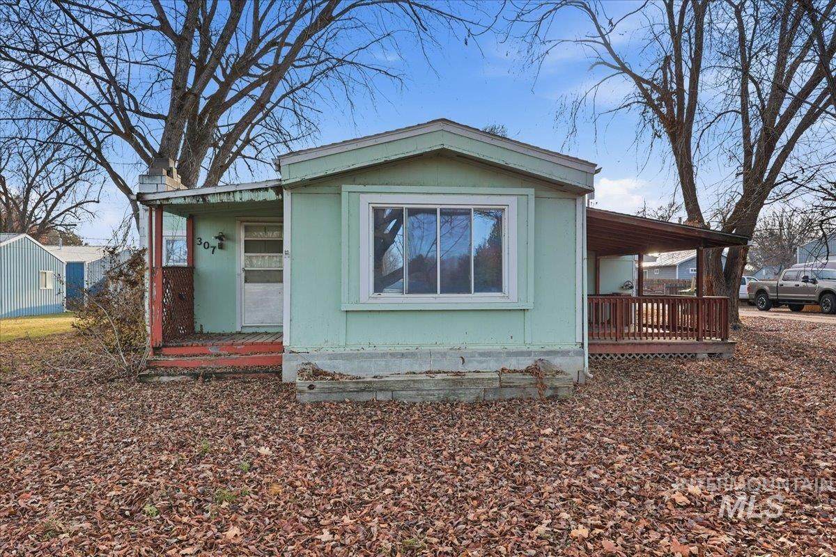 307 Canal St - Photo 1