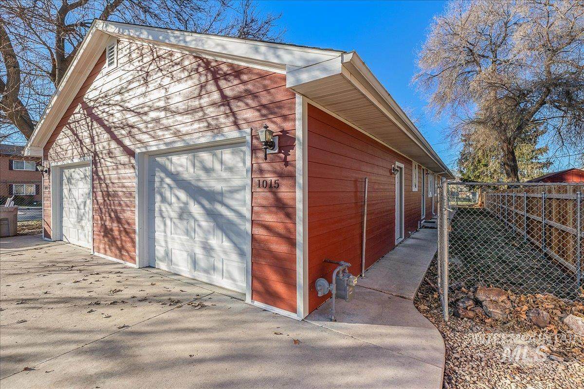 1015 Ivy St. - Photo 1