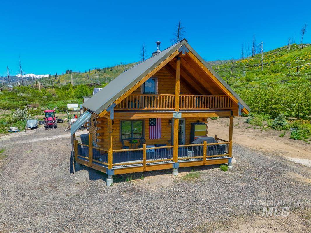 319 Hill Place - Photo 1