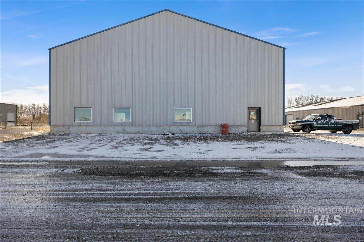 311 Centennial Dr - Photo 1