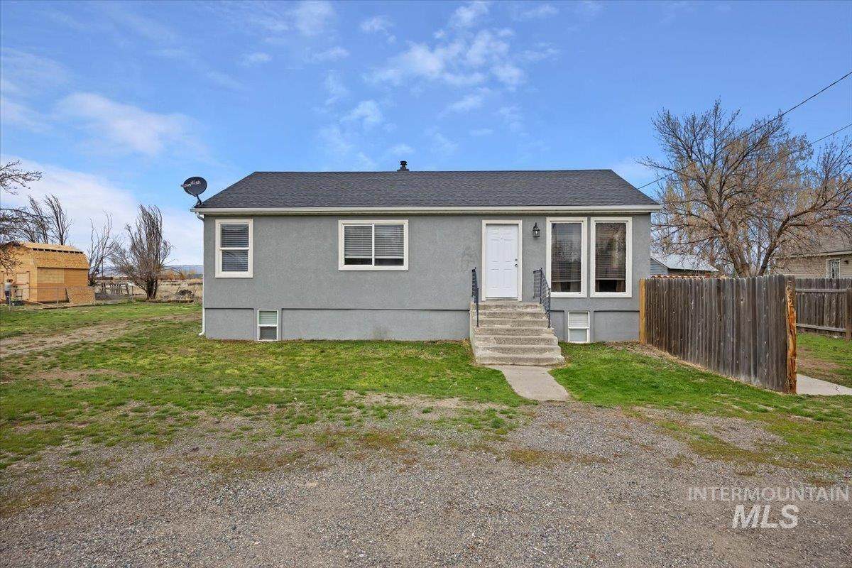 532 2nd Ave - Photo 1