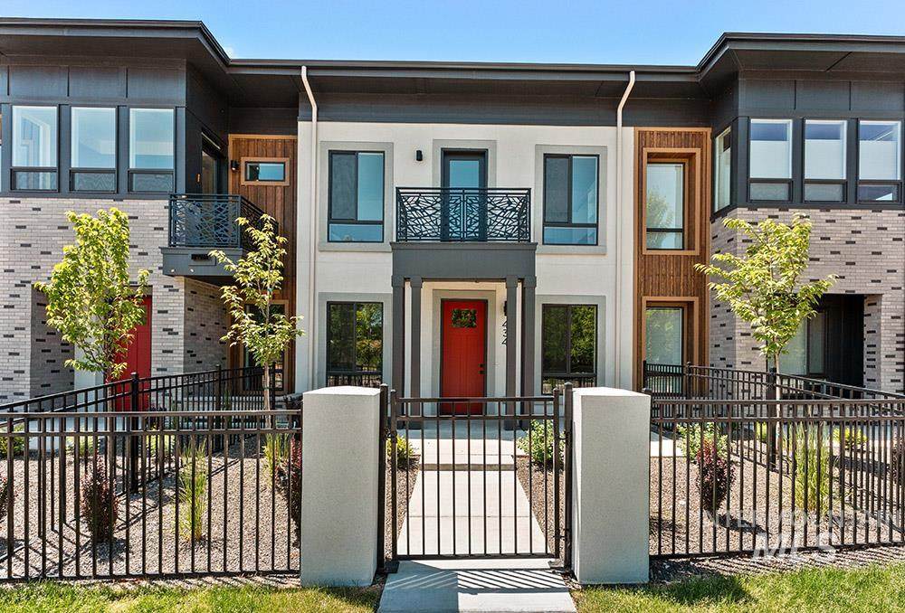 349 Lombard Ln - Photo 1