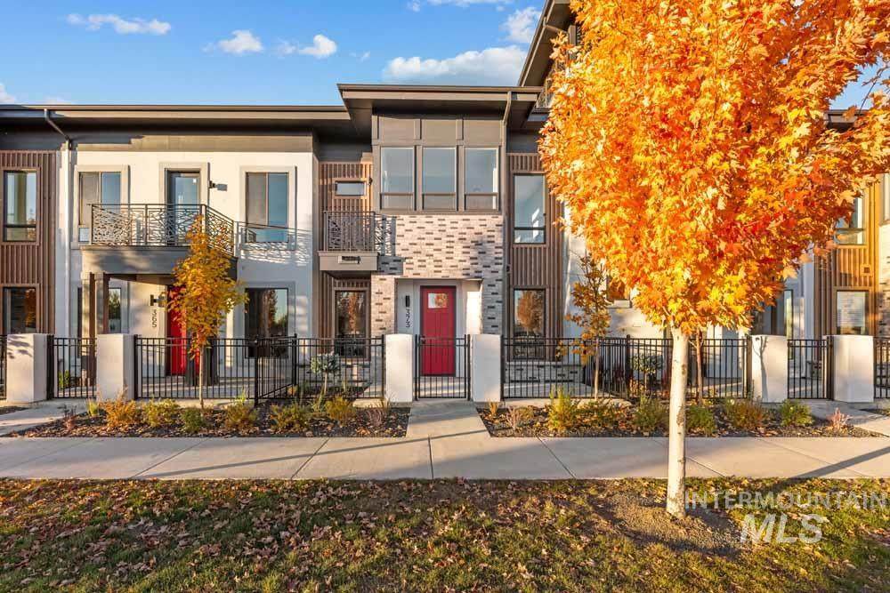 357 Lombard Ln - Photo 1