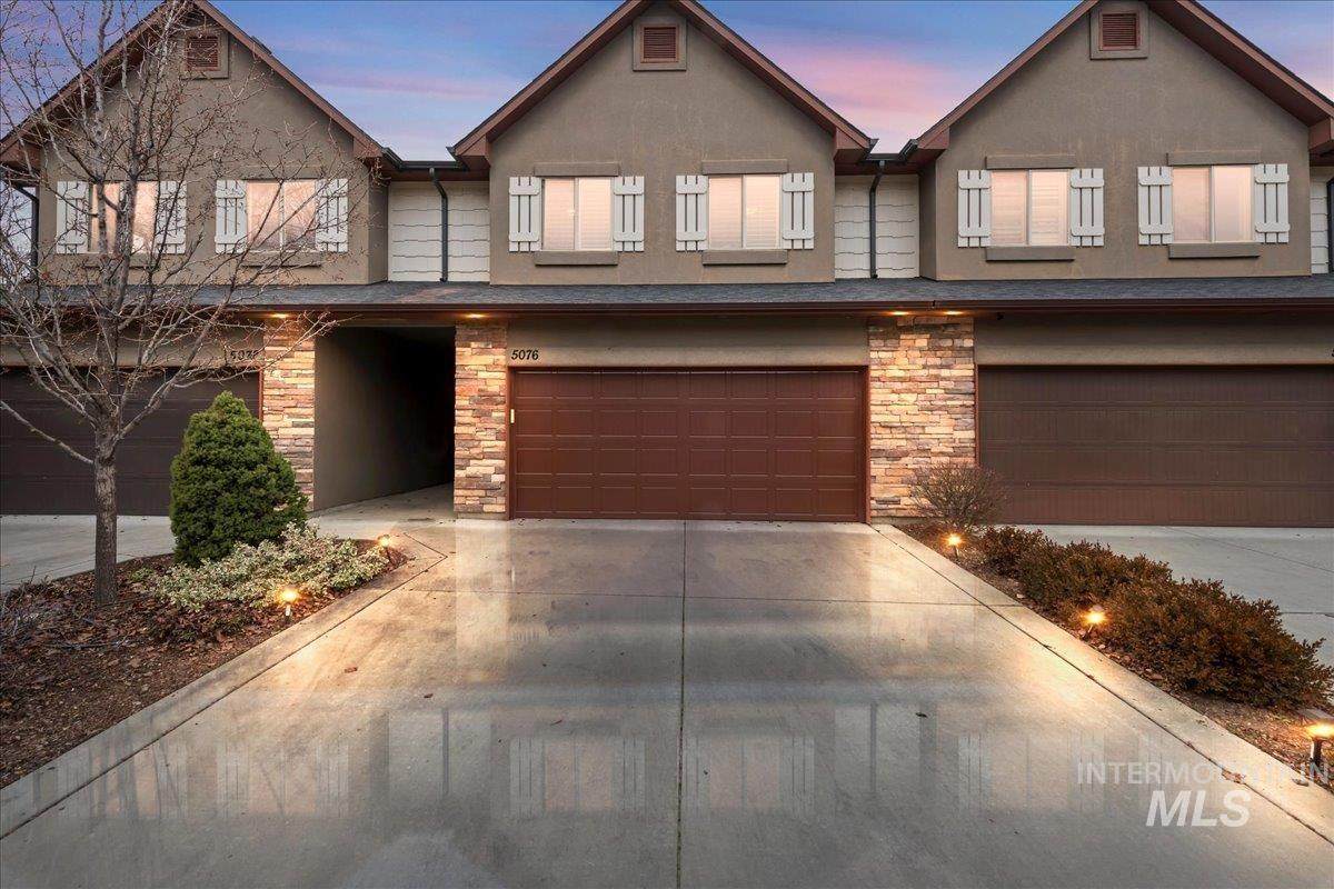 5076 Alworth - Photo 1