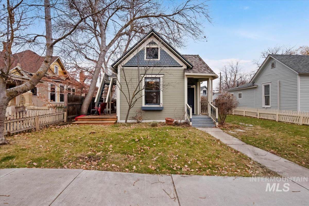 1310 11th St - Photo 1