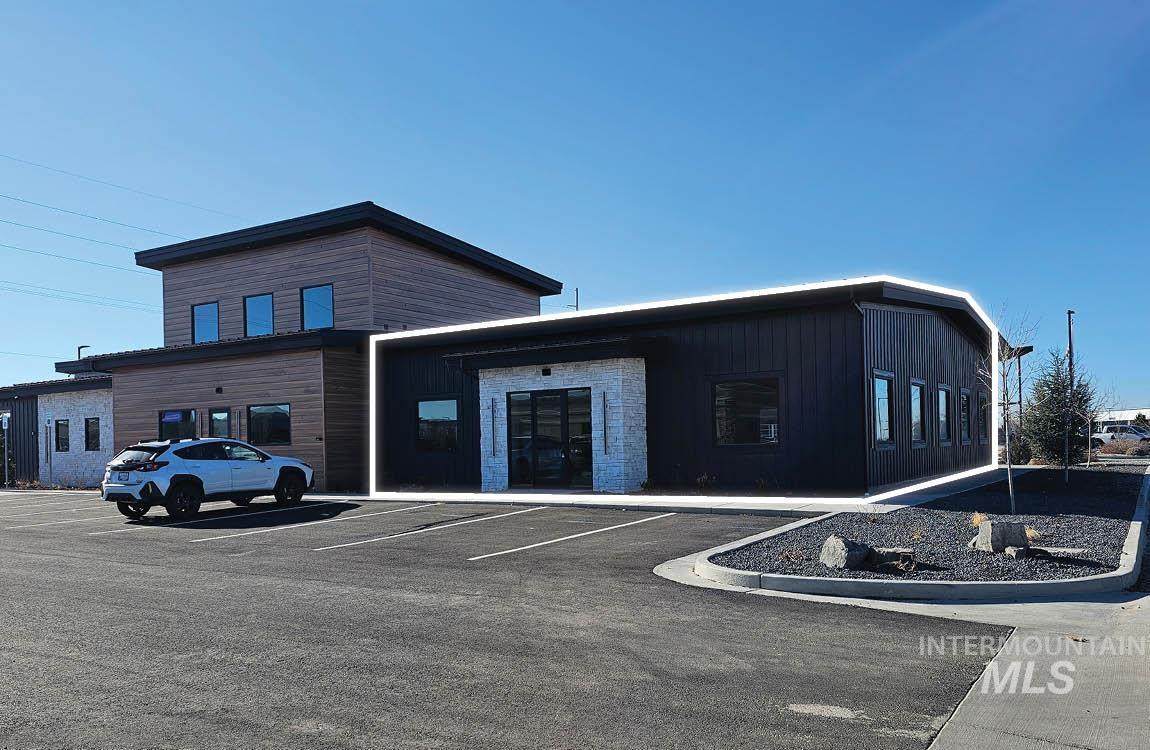 418 Parkview Loop - Photo 1