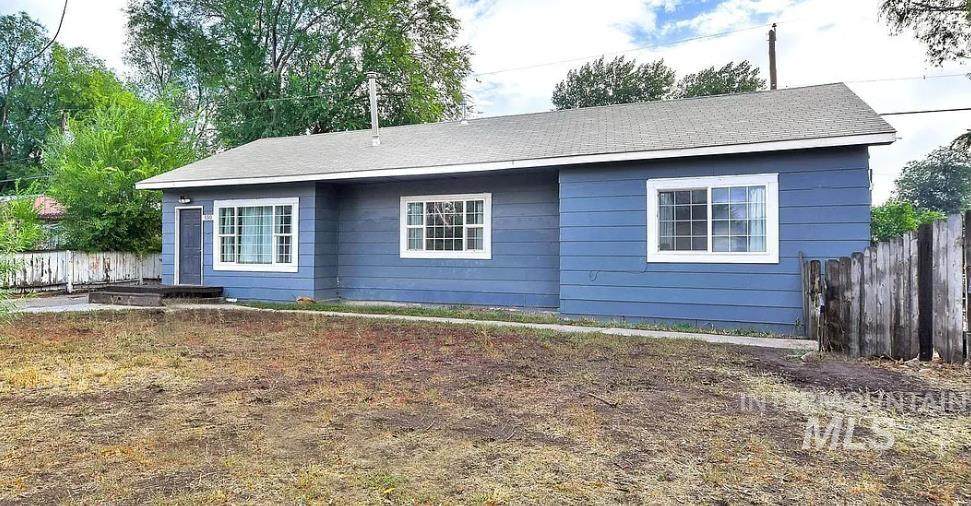 550 Nw Birch Ave - Photo 1