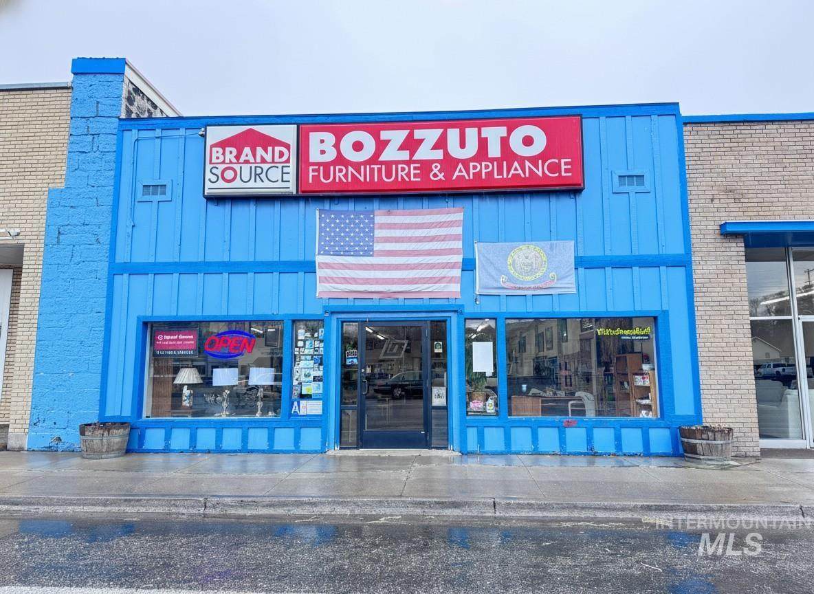 213-217 South Rail Street West - Photo 1