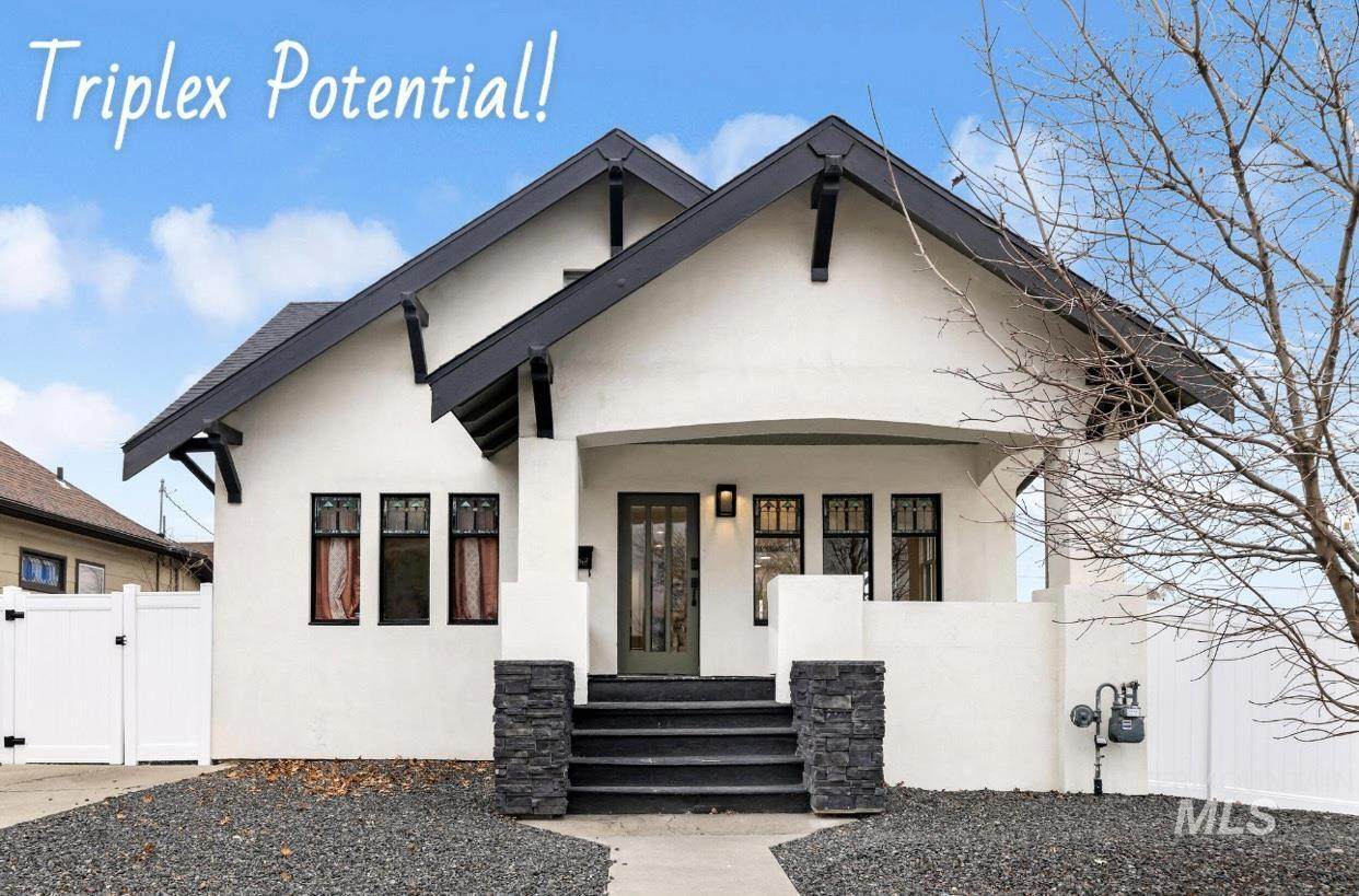 661 2nd Ave N - Photo 1