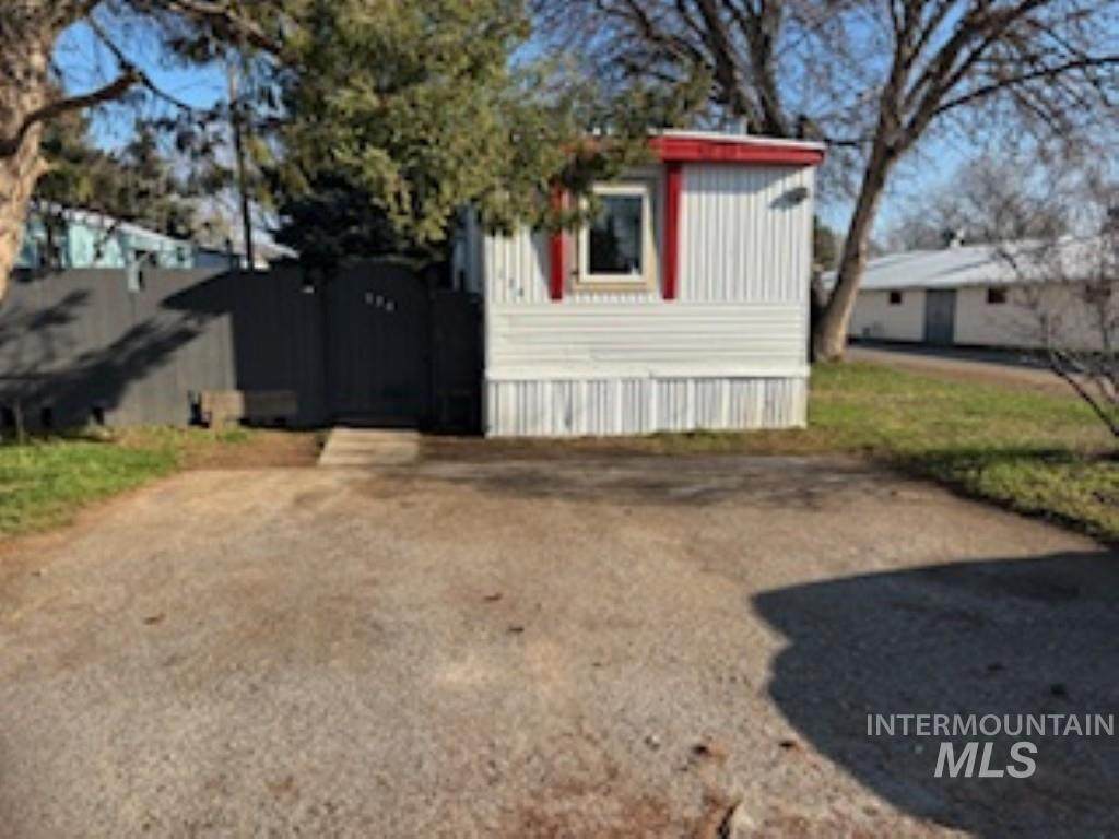 7701 Ustick - Photo 1