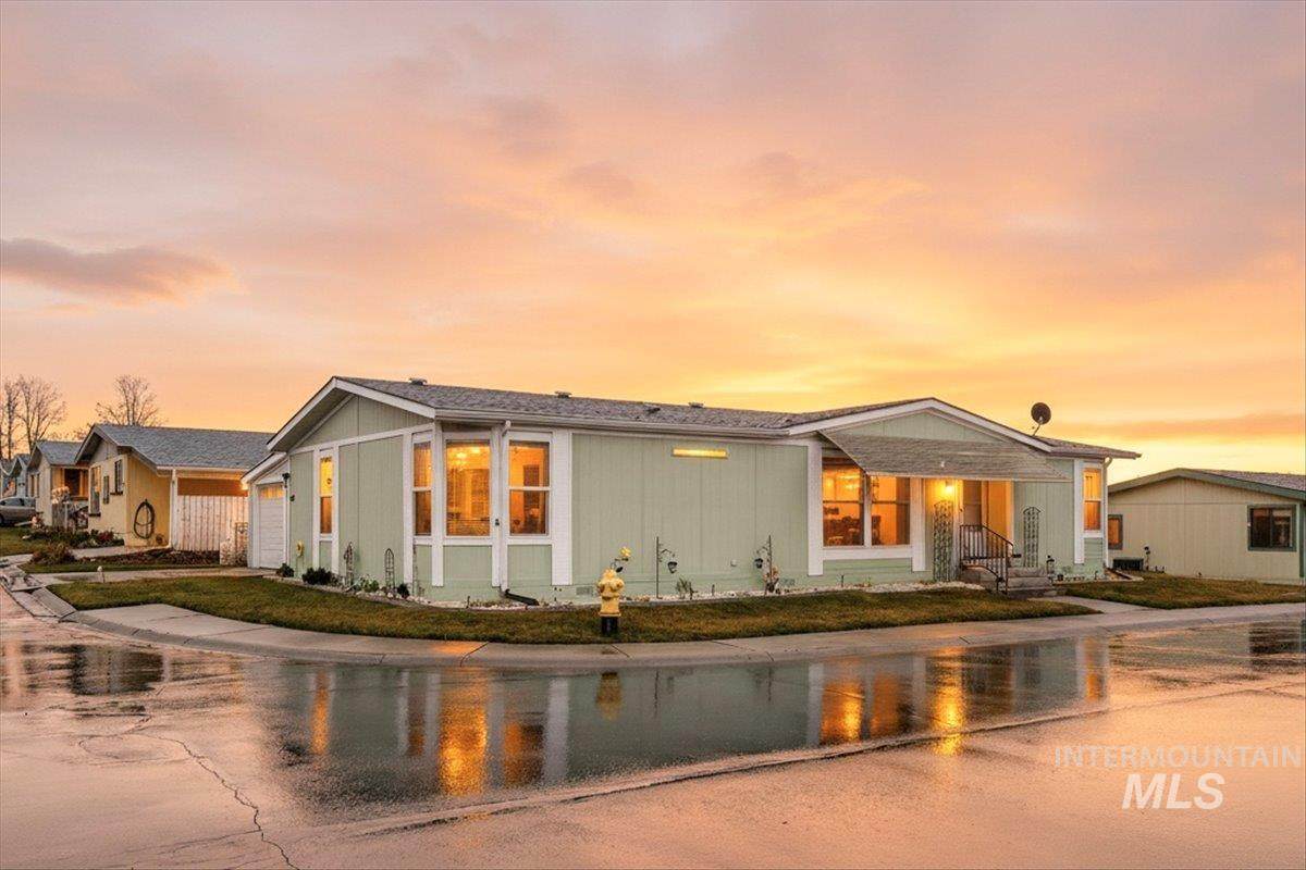 1907 Flamingo Ave - Photo 1