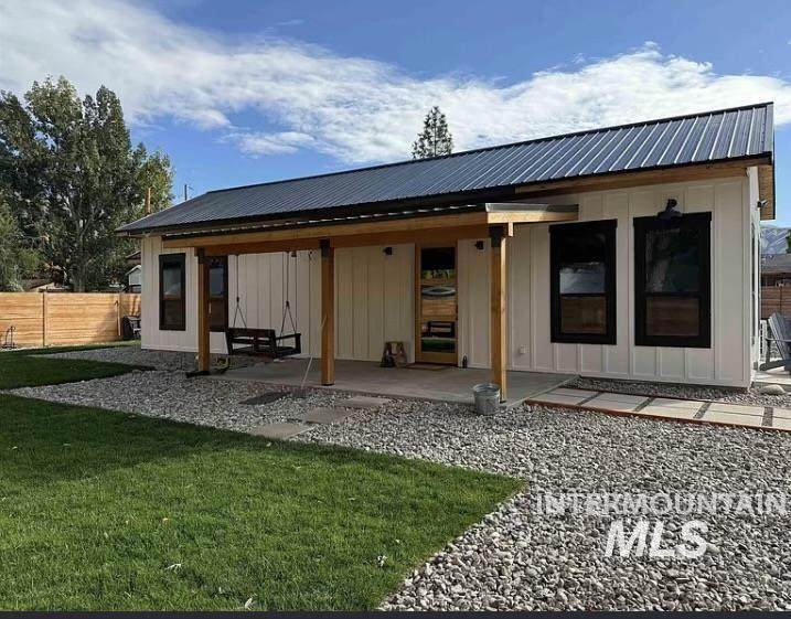 119 Locust St - Photo 1