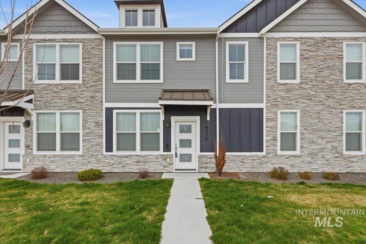 6030 Jessenia - Photo 1
