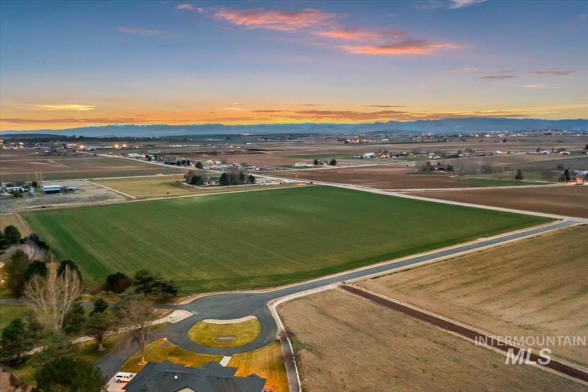 000 W. Foxy Lane - Photo 1