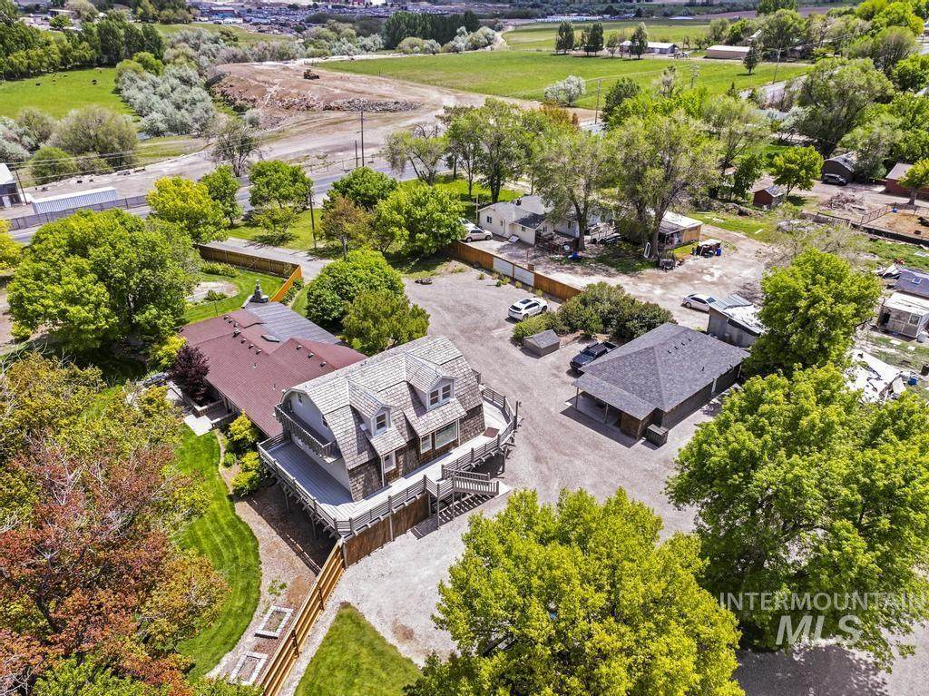 564 Blue Lakes Blvd - Photo 1