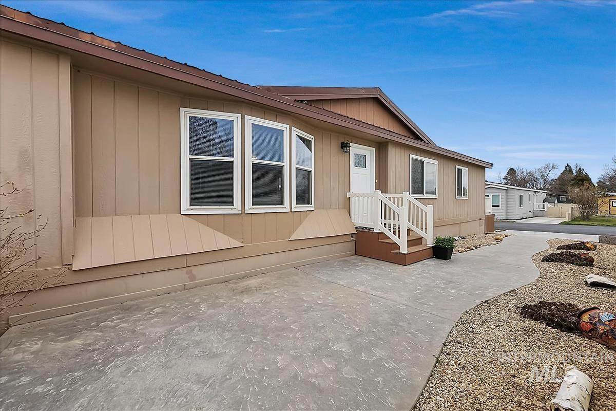 8301 Blue Heaven Lane - Photo 1
