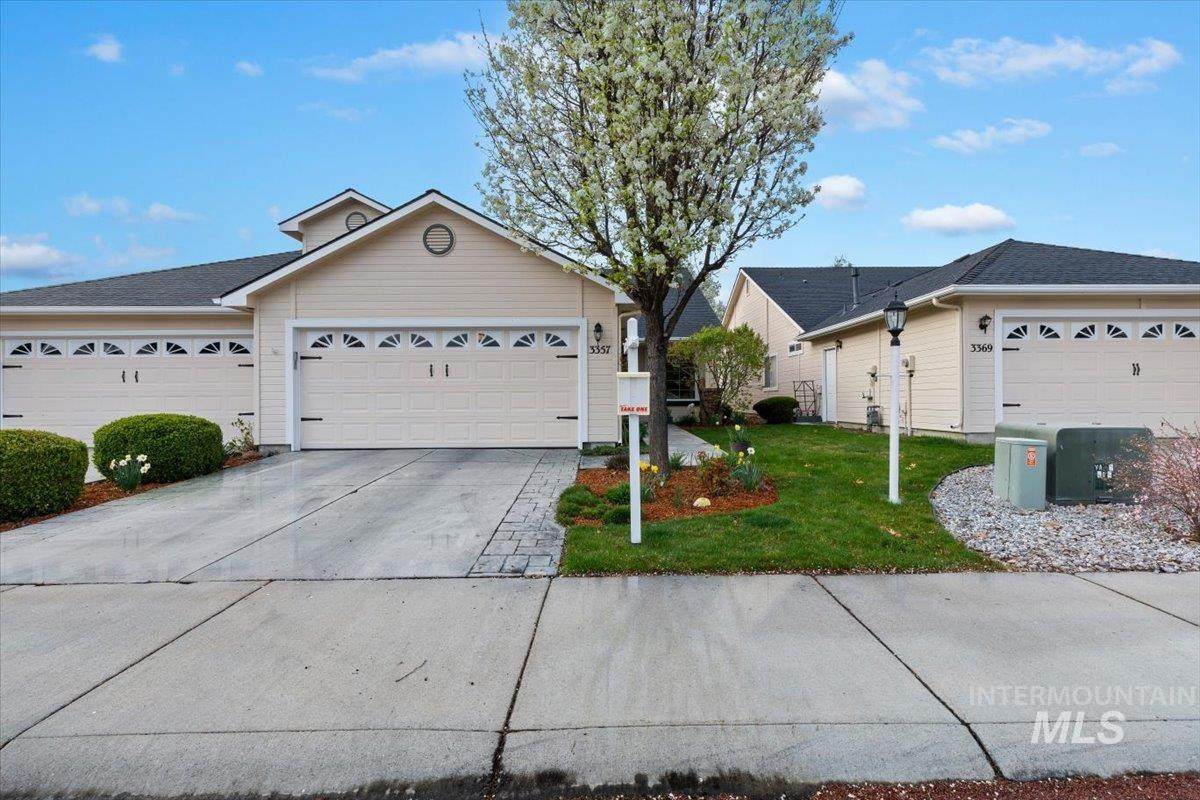 3357 W Fieldstream Ln - Photo 1