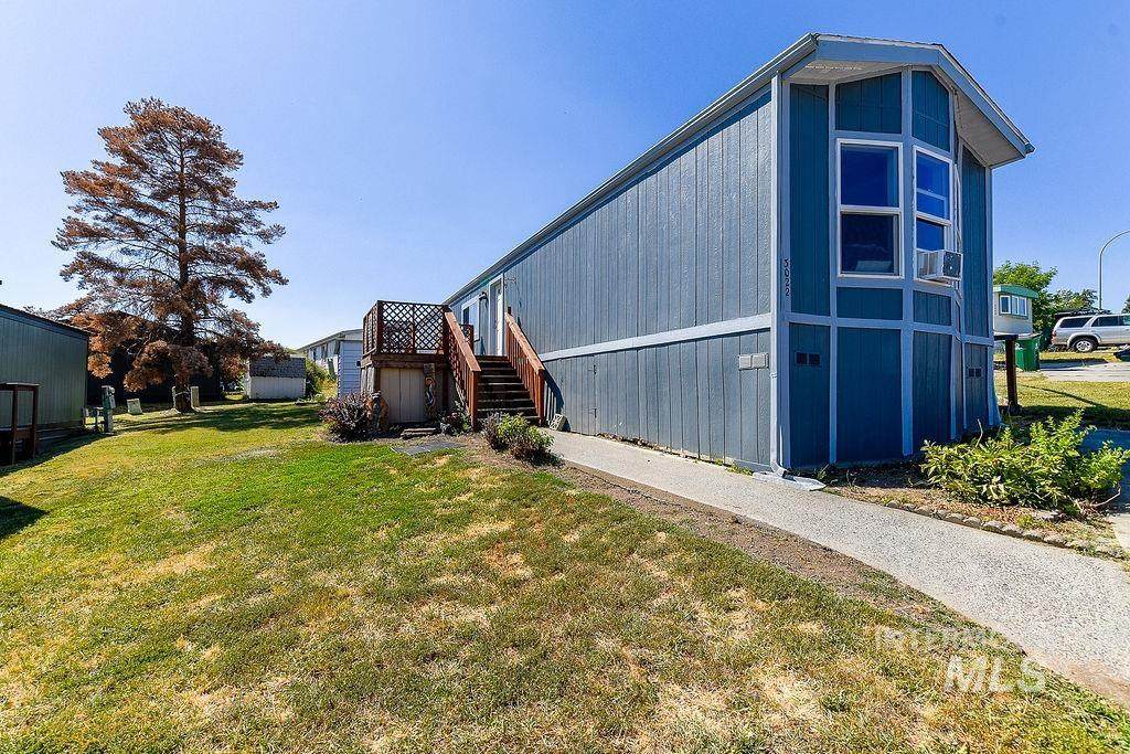 609 Almon St - Photo 1