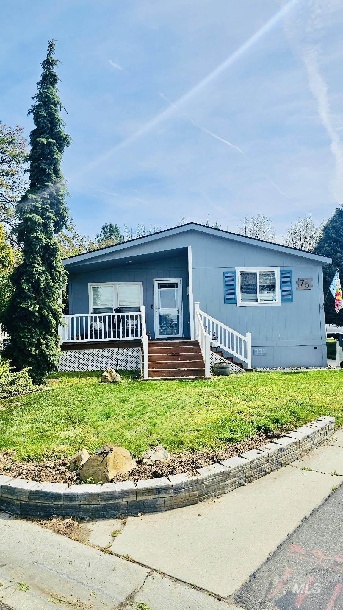700 Fairview - Photo 1