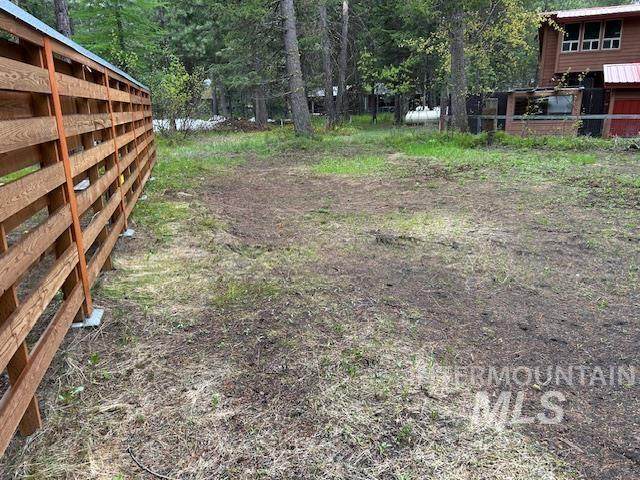 1702 Pine Circle - Photo 1
