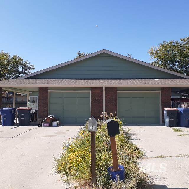 1013/1017 Lemhi Cir - Photo 1