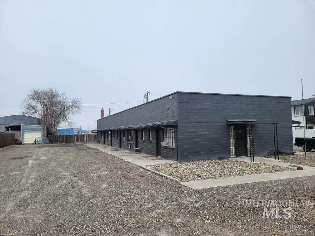710 Emison Avenue - Photo 1