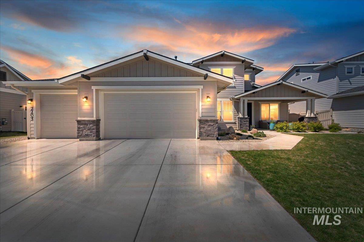 2205 Vasquero Way - Photo 1