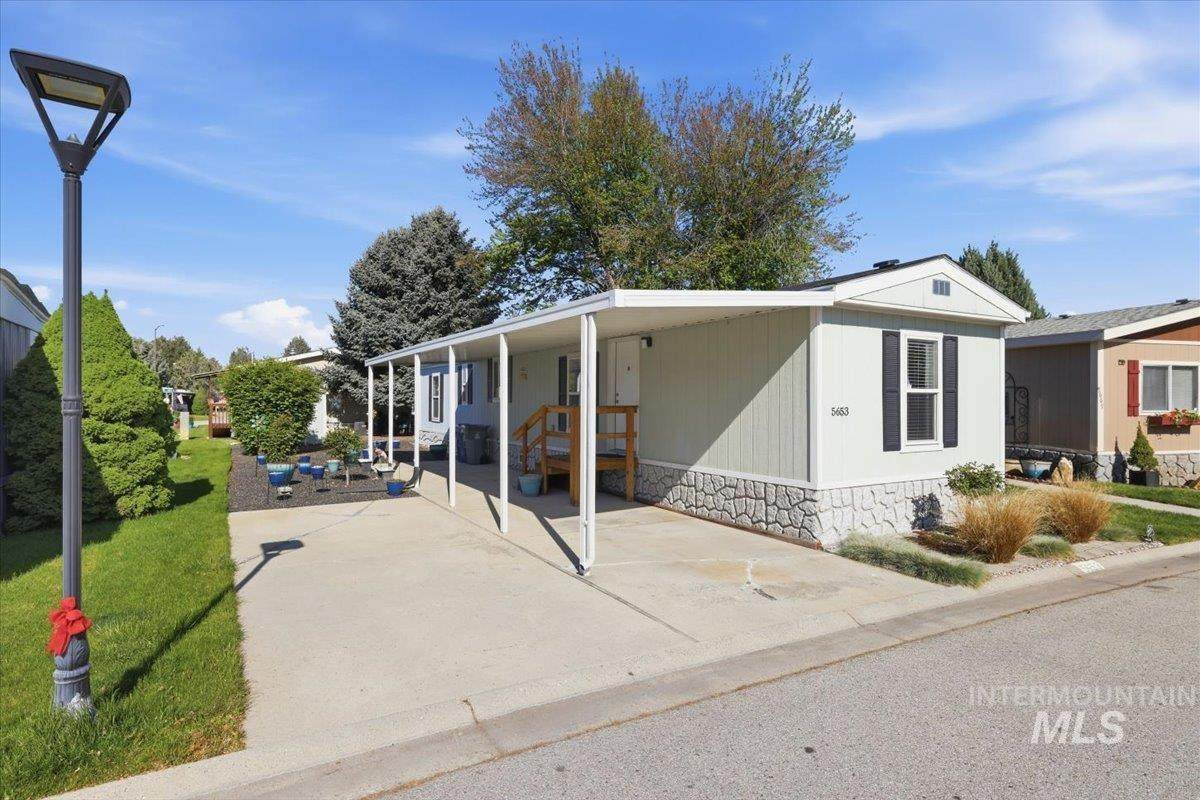 5653 Fairfax - Photo 1