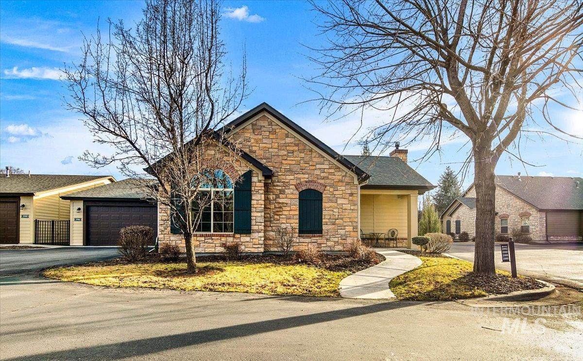 2986 Cloverdale Rd. - Photo 1