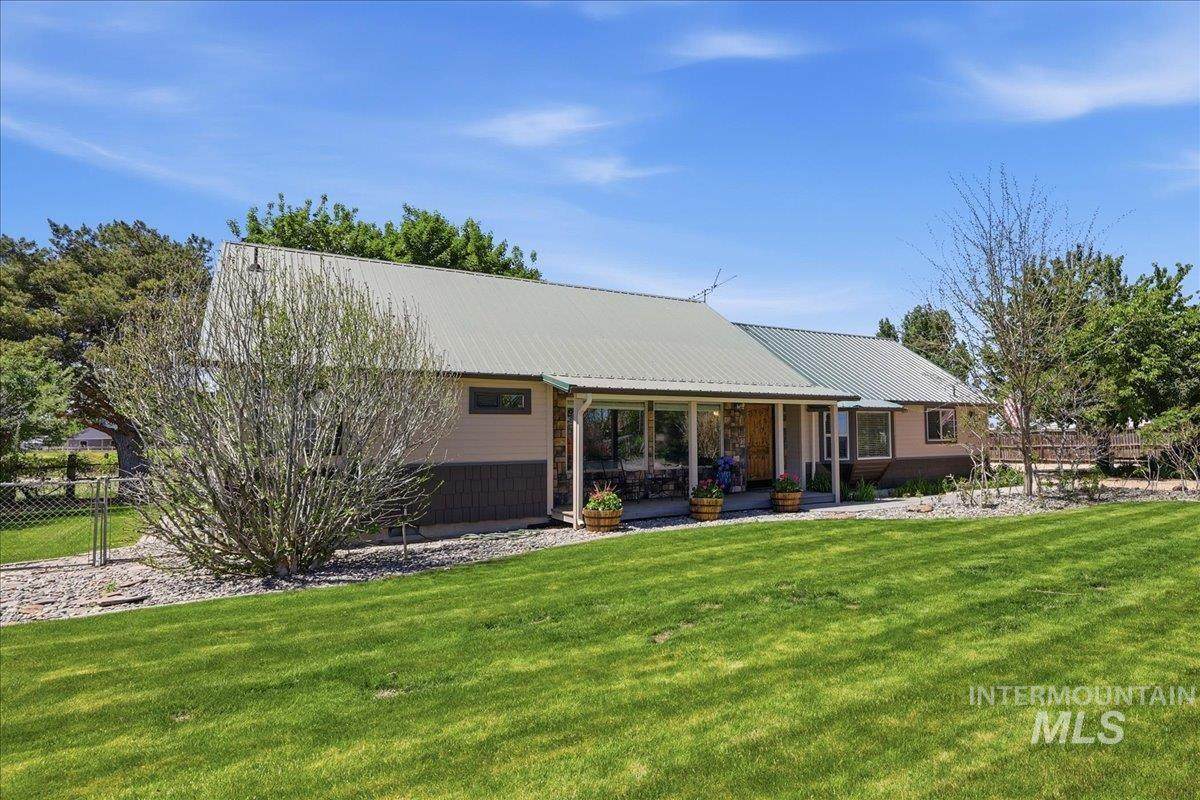 18105 Plum Road - Photo 1