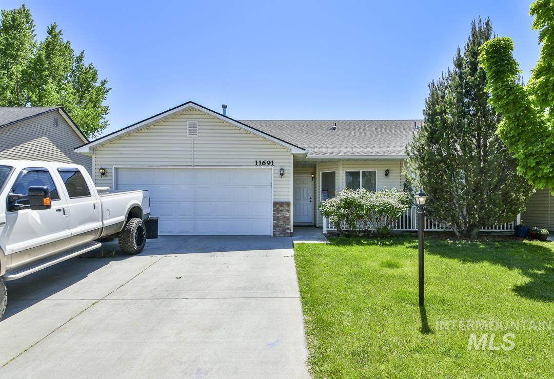 11691 Blueberry Ave - Photo 1