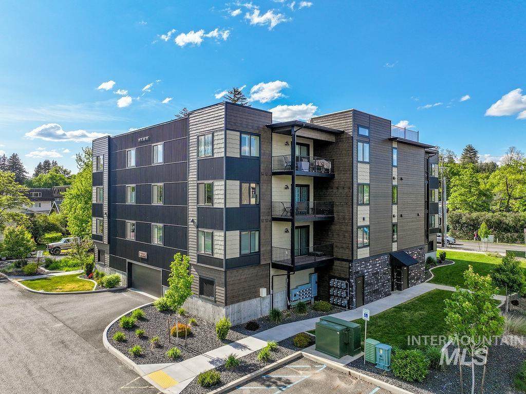 115 N Almon - Photo 1