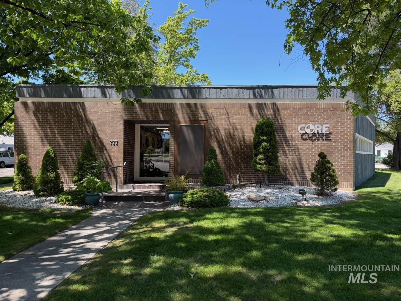 777 4th St - Photo 1