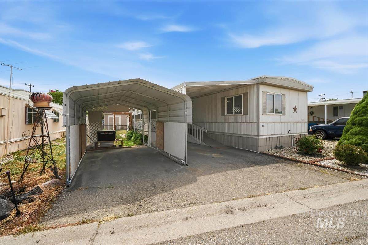 2205 E. Linden - Photo 1
