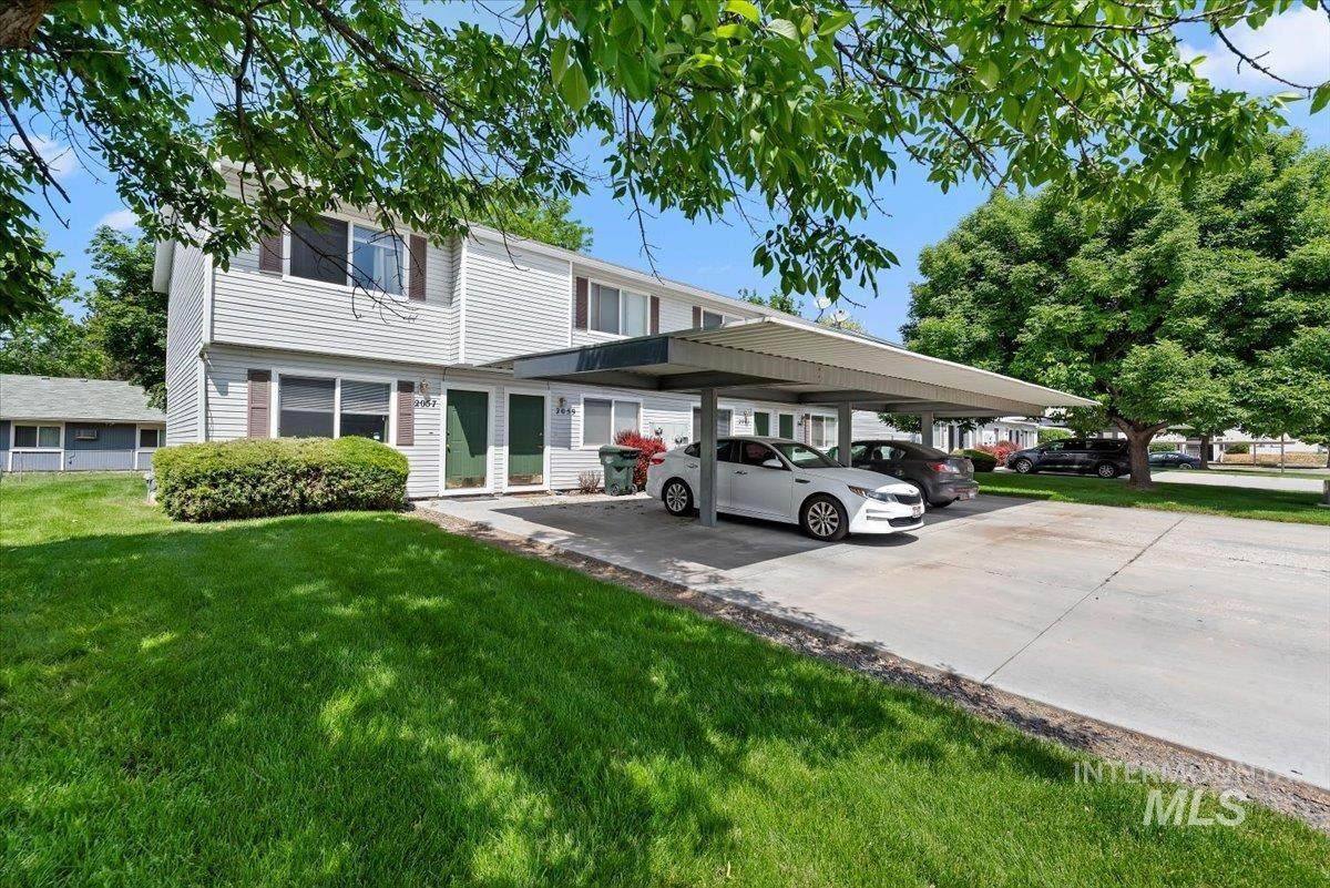 2057 Woodford Ave - Photo 1