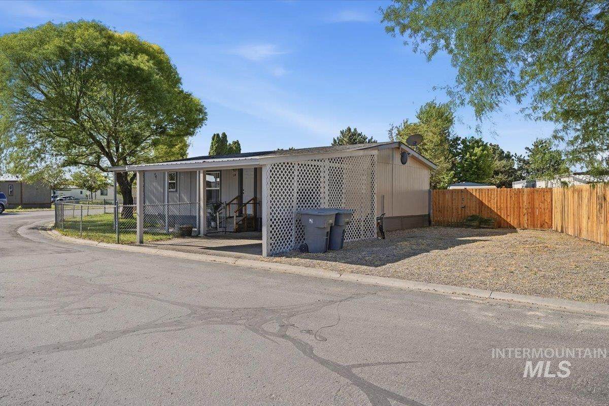 5015 E Ustick Rd 118 - Photo 1