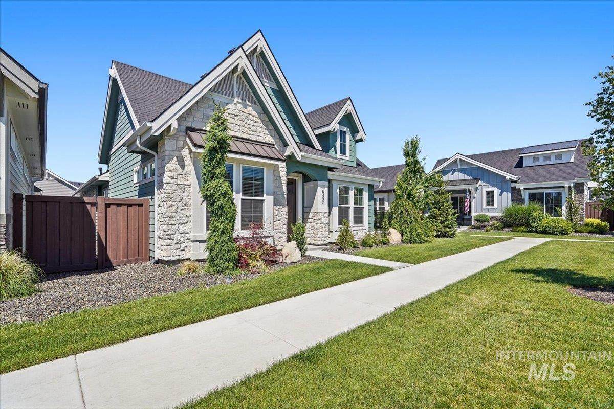 6231 Vicenza Ave - Photo 1