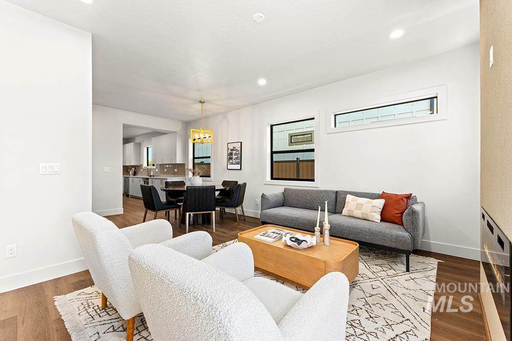https://bt-photos.global.ssl.fastly.net/imls/orig_boomver_1_98988801-2.jpg