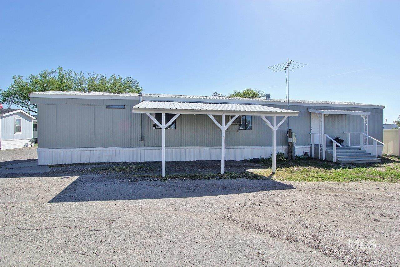 604 Mallard Dr - Photo 1