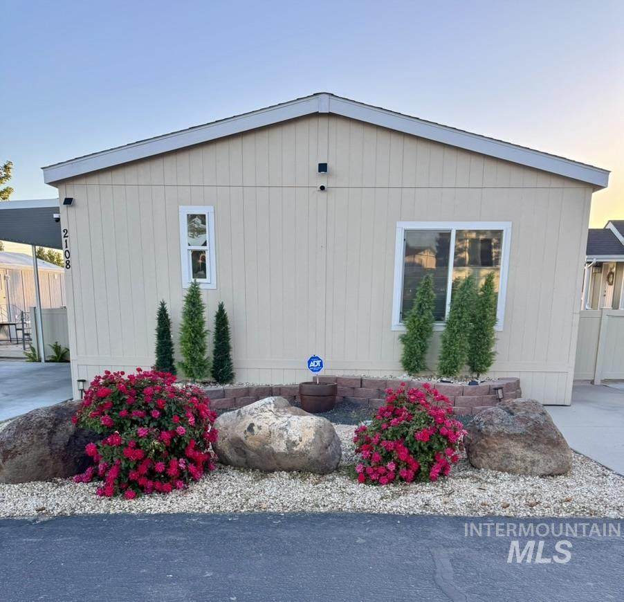 2108 Blue Spruce Ln - Photo 1