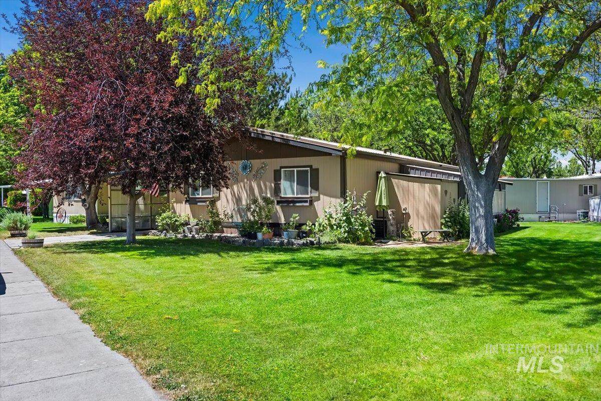 333 Rock Creek Rd N - Photo 1